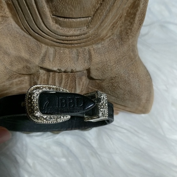 Leather And Crystal Bracelet - Picture 2 of 4